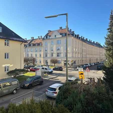 Feel Flat アパート *