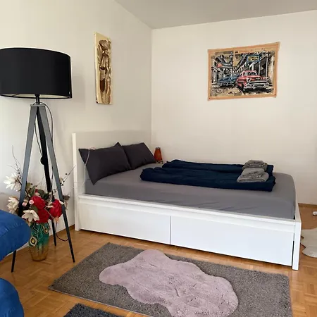 Apartment Feel Flat