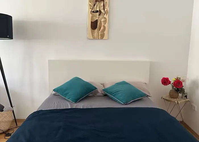 דירה Feel Flat *